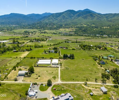 505-380 E Butler Ln, Ashland, OR, 97520-9607 | Card Image