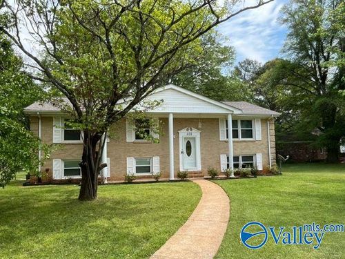 400 Forrest Park Ct Nw, Huntsville, AL, 35806-1809 | Card Image