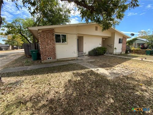 1915-911 N Penelope St, Belton, TX, 76513-2637 | Card Image