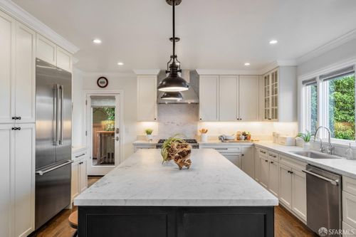 325 Moncada Way, San Francisco, CA, 94127-2603 | Card Image