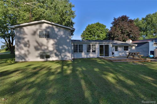 9360 Gale Rd, Goodrich, MI, 48438-9446 | Card Image