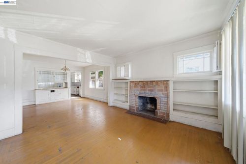 3613 61st Ave, Oakland, CA, 94601 | Card Image