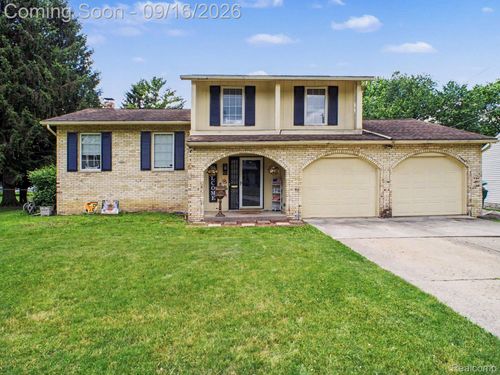 428 Carrie Dr, Flushing, MI, 48433-1922 | Card Image