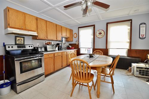 9 Albert St, Middletown, NY, 10940-3901 | Card Image