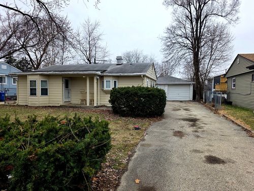 28 Hickory Dr, Carpentersville, IL, 60110-1622 | Card Image