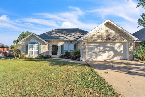 3605 W Center St, Rogers, AR, 72756-3998 | Card Image