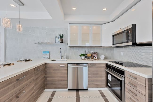 2002 - 99 Harbour Sq, Condo with 2 bedrooms, 2 bathrooms and 1 parking in Toronto ON | Image 31