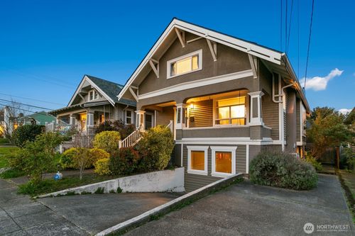 3936 Woodland Park Ave N, Seattle, WA, 98103-7929 | Card Image