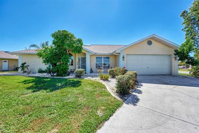 585 Mayview Avenue Nw, House other with 3 bedrooms, 2 bathrooms and null parking in Port Charlotte FL | Image 1