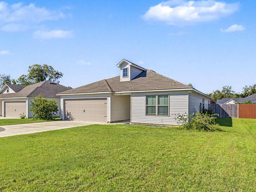 17 Cypress St, Ray City, GA, 31645-8443 | Card Image