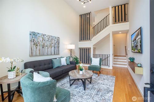 140 26th Ave E, Seattle, WA, 98112-5409 | Card Image
