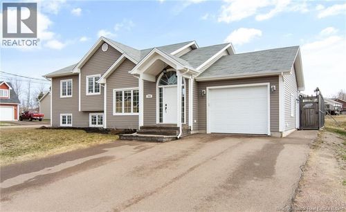 240 Chatellerault St, Shediac, NB, E4P0L2 | Card Image