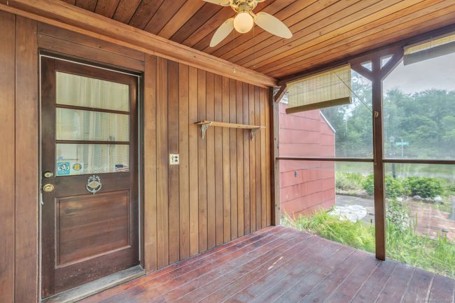 Door Leading to kitch | Image 6