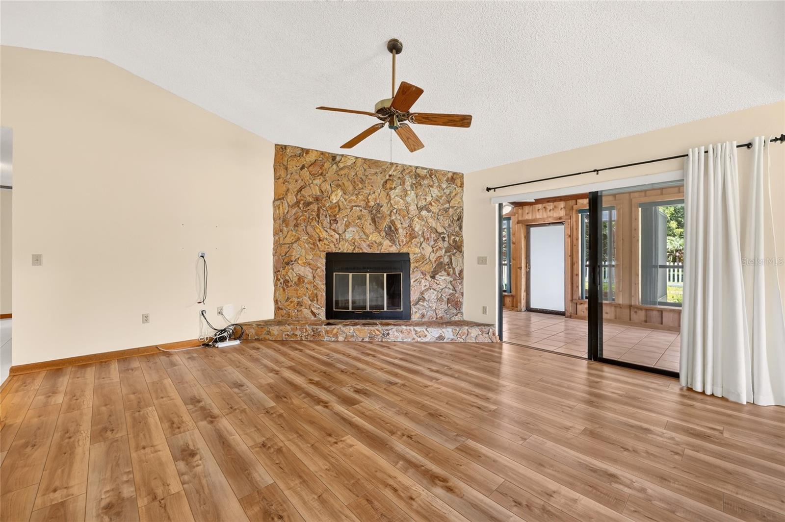 Residential in DUNNELLON 5
