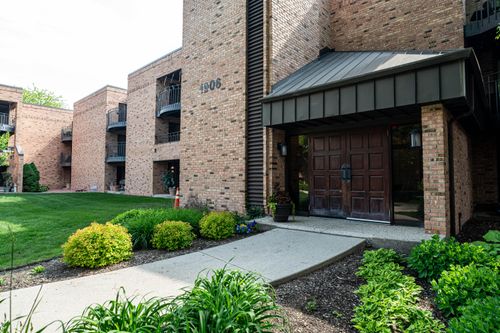 1906 E Shorewood Blvd, Shorewood, WI, 53211-2500 | Card Image