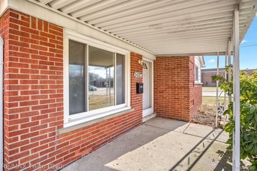 5027 Lincoln Blvd, Dearborn Heights, MI, 48125-2501 | Card Image