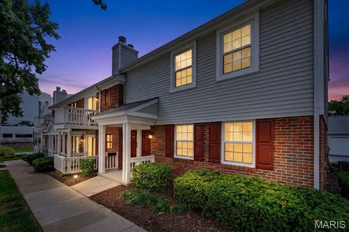 8816 Eager Rd, Saint Louis, MO, 63144-1206 | Card Image