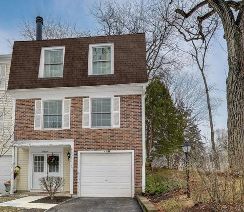 46 Oak Valley Dr, Cary, IL, 60013-1542 | Card Image