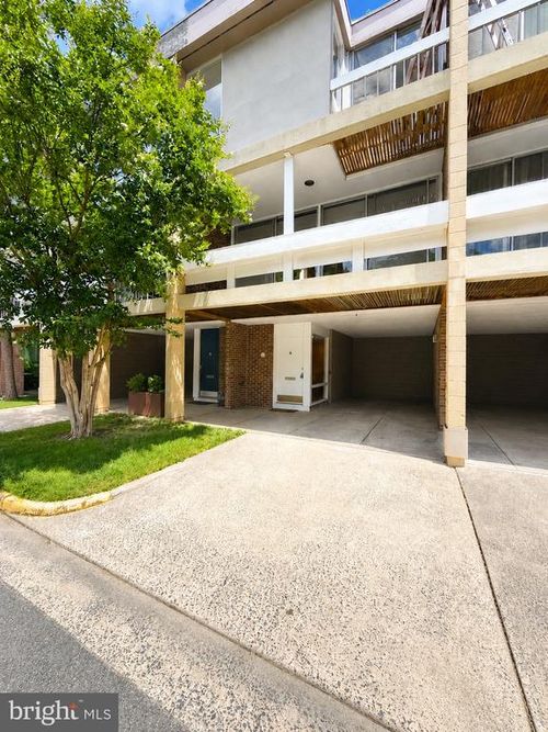 11510 Maple Ridge Rd, RESTON, VA, 20190-3603 | Card Image