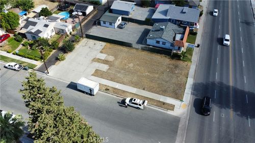 231 H St, Bakersfield, CA, 93304-2942 | Card Image