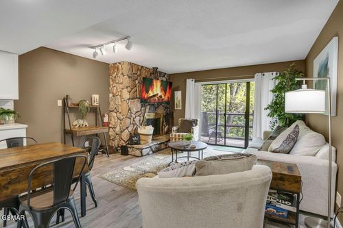 612-1081 Cove Rd, Sevierville, TN, 37876-7813 | Card Image