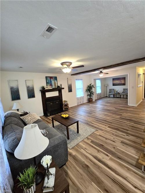 3441 Forest Glen Rd, Virginia Beach, VA, 23452-4045 | Card Image