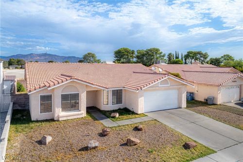 6204 Barkstone Ave, Las Vegas, NV, 89108-4369 | Card Image