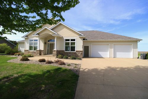 508 Vangsness St, Adams, MN, 55909-9695 | Card Image