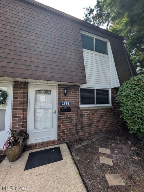 2581 Shakespeare Ln, Avon, OH, 44011-1930 | Card Image