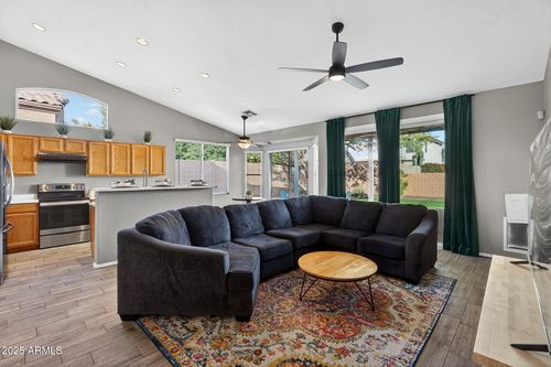 15427 S 16th Ave, Phoenix, AZ, 85045-1810 | Card Image