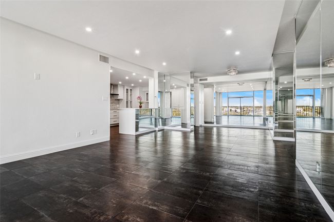 APT-1210 - 5200 Keller Springs Rd, Condo with 2 bedrooms, 3 bathrooms and null parking in Dallas TX | Image 6