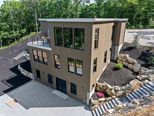 1924 State Rd, Plymouth, MA, 02360-5125 | Card Image