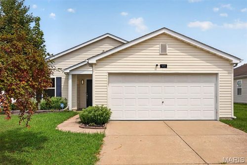 1413 Autumn Lakes Ln, Mascoutah, IL, 62258-2798 | Card Image