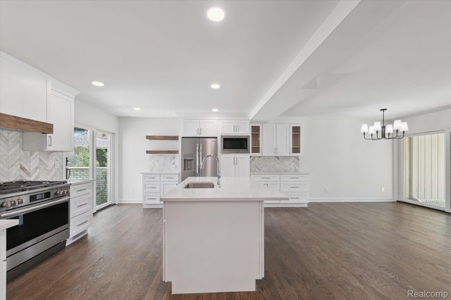 18-1105-Ivyglen-Cir-Bloomfield-Hills-MI-48304-WindowStill-28.jpg | Image 15