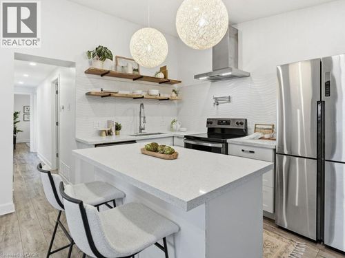 48 Frederick Ave, Hamilton, ON, L8H4K4 | Card Image