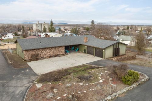 313 Se Trinity Ave, Wilbur, WA, 99185-8831 | Card Image