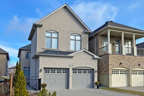 90 Braebrook Dr, Whitby, ON, L1R0M9 | Card Image