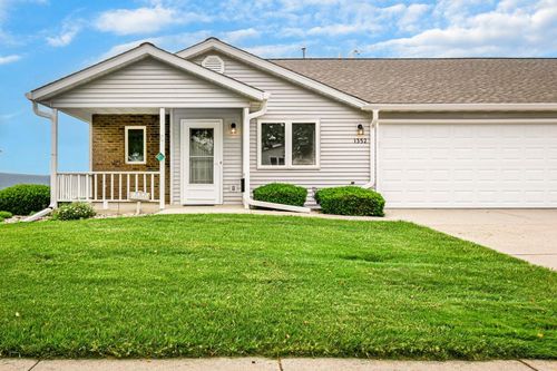 1352 15th St, Baraboo, WI, 53913-3324 | Card Image