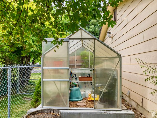 View of greenhouse | Image 17