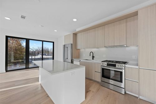 321-2209 S 1st St, Austin, TX, 78704-5157 | Card Image