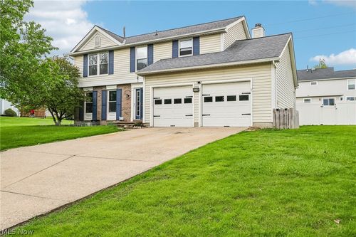 999 Pheasant Run Dr, Medina, OH, 44256-3043 | Card Image