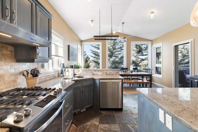 148 Christie Park View Sw, Home with 5 bedrooms, 3 bathrooms and 4 parking in Calgary AB | Image 12