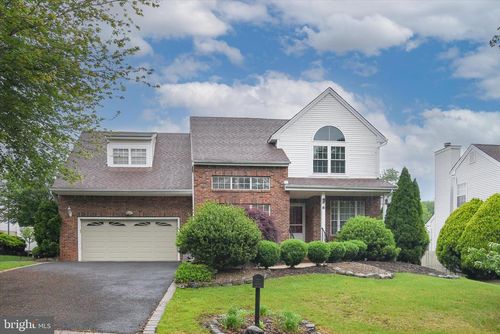 6 Thrush Ct, Old Bridge, NJ, 08857-3500 | Card Image