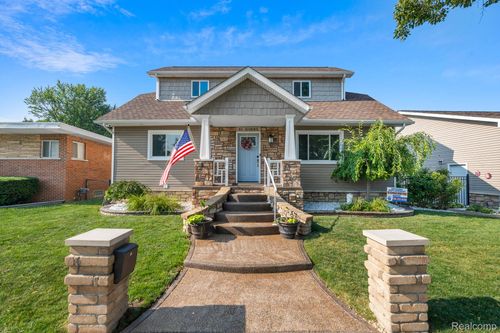 41 Gibbs St, Mount Clemens, MI, 48043-5960 | Card Image