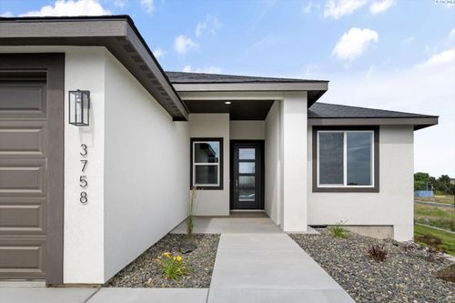 3758 S Nelson St, Kennewick, WA, 99338-2077 | Card Image