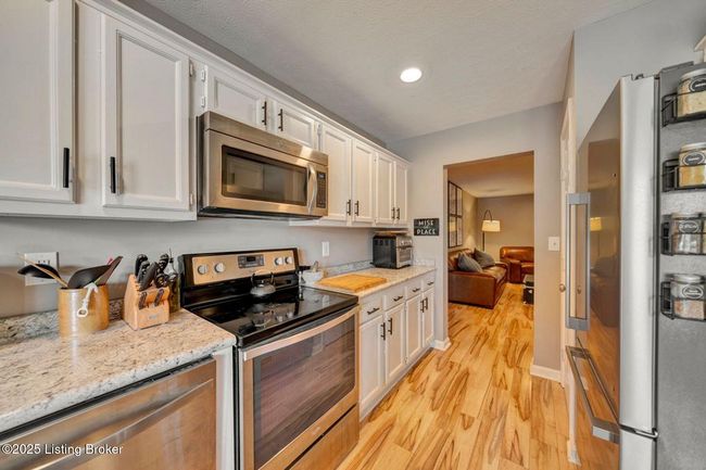 5503 Forest Lake Dr, Condo with 2 bedrooms, 3 bathrooms and null parking in Prospect KY | Image 14