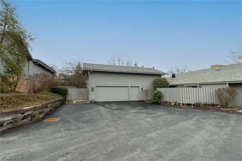 520-18 Willow Circle, Aurora, OH, 44202 | Card Image