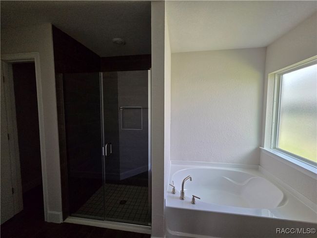 main bathroom | Image 15