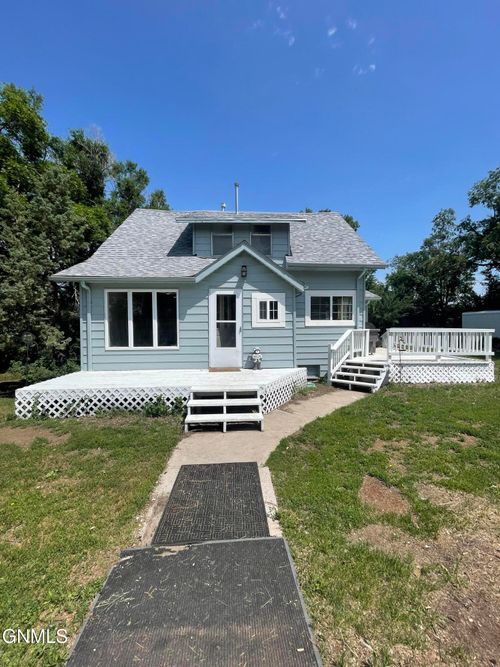 201 Shaw St, Medicine Lake, MT, 59247-7703 | Card Image