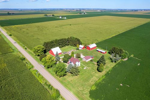 10435 S County Line Rd, Leland, IL, 60531-8079 | Card Image